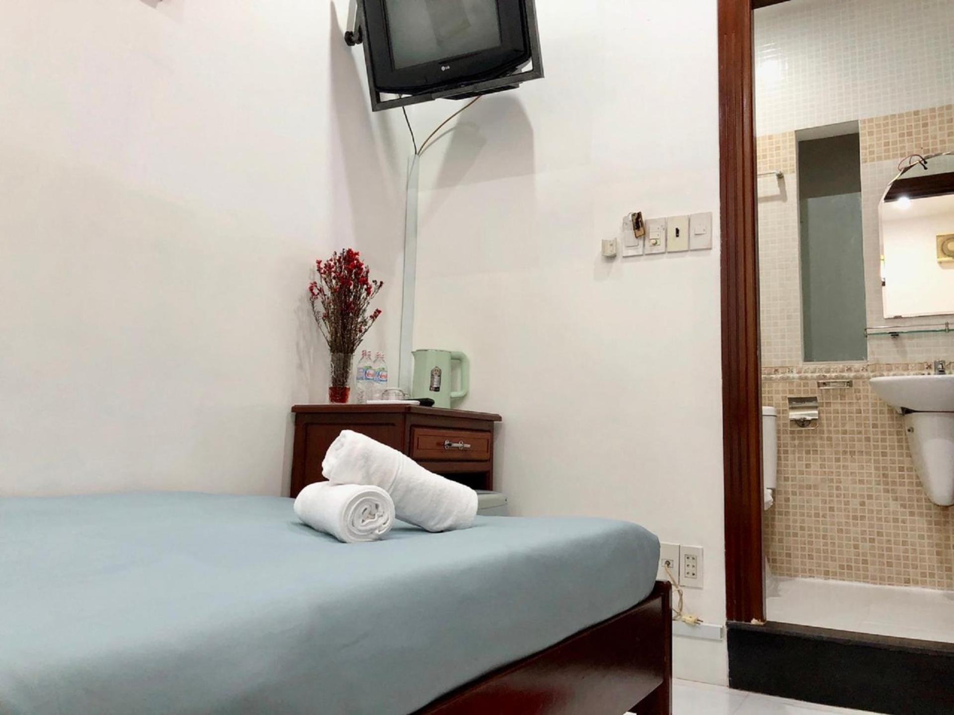 Saigon Cozy2 Hotel At 241 Pham Ngu Lao Street Хошимин Экстерьер фото